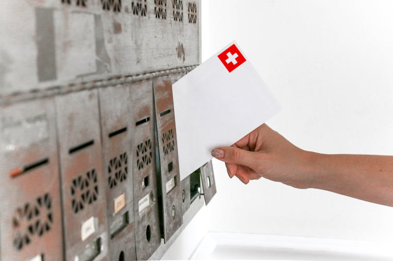 Comment avoir une adresse postale en Suisse ?