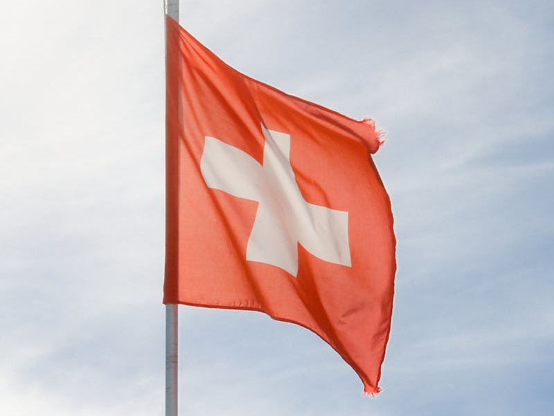 Faire reconnaître un diplôme français pour travailler en Suisse : le guide simple (et les bons réflexes)